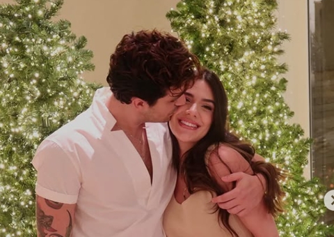 Luan Santana e Jade Magalhães comemoram 2 meses da filha sem luxo, com bolinho feito em casa; fotos