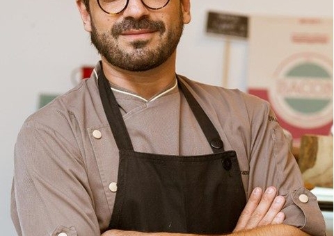 Apresentador do GNT é espancado ao ter casa invadida durante assalto