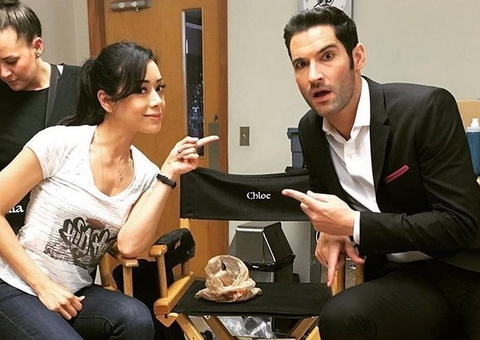 Elenco se diverte nos bastidores da 5ª temporada de Lúcifer; veja fotos 