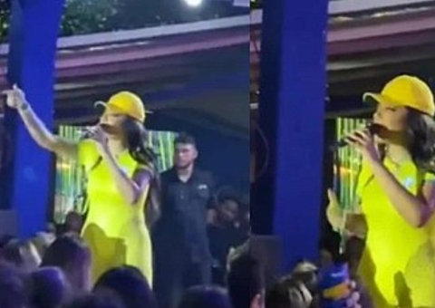 Vídeo: Ludmilla interrompe show após homem jogar gelo nela