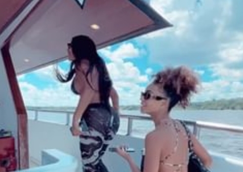 Vídeos: Ludmilla curte passeio de barco e jet-ski em Manaus com Brunna Gonçalves