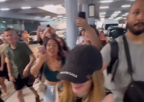 Luísa Sonza mostra chegada a Manaus, com gritos de 'eu te amo'; vídeo