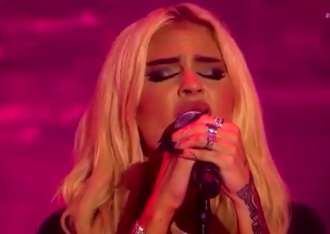 Vídeo: Luísa Sonza emociona em 1ª performance ao vivo de Penhasco, sobre Whindersson