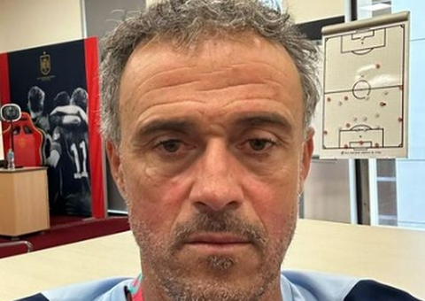 Técnico assume culpa por queda da Espanha e diz ter escolhido os três cobradores