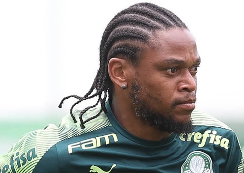 Com covid-19, Luiz Adriano do Palmeiras atropela homem na saída de shopping