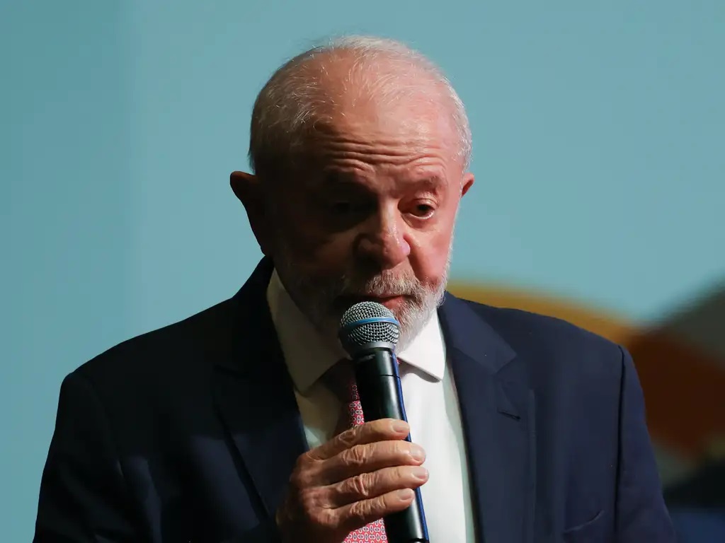 Lula diz que quer explorar Foz do Amazonas e fala em 'lenga-lenga do Ibama'