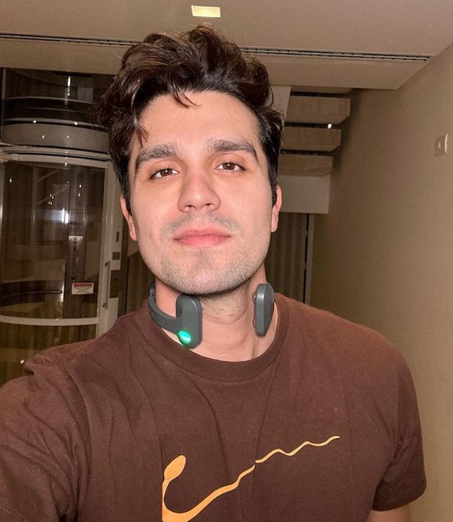 Luan Santana reaparece e conversa com fãs após passar mal em show