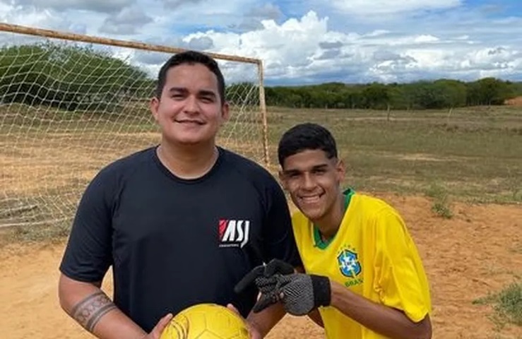 Luva de Pedreiro enfrentará ex-empresário em nova audiência na Justiça