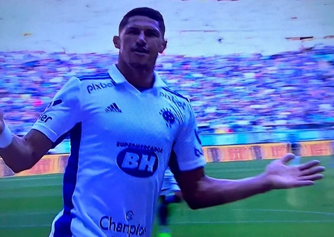 Grêmio e Cruzeiro empatam em jogo com paralisações por briga na torcida