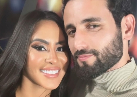 Com flores e anel, Isabelle Nogueira oficializa namoro com Matteus 