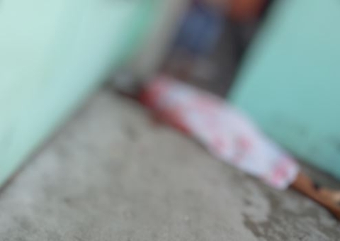 Detento é morto na frente de casa por motoqueiros em Manaus