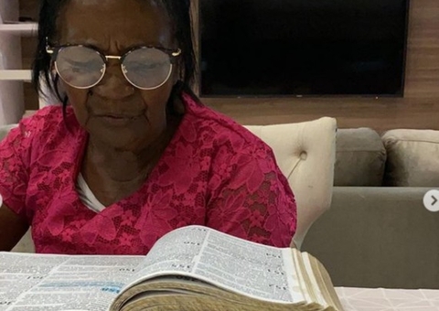 Mãe do cantor gospel Delino Marçal é agredida e morre em porta de igreja