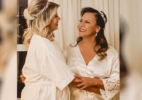 Mãe de Marília Mendonça passa mal após saber da morte da cantora