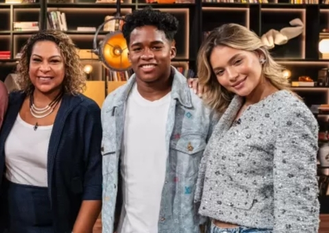 Mãe de Endrick corta namorada do jogador de foto após polêmica sobre casamento