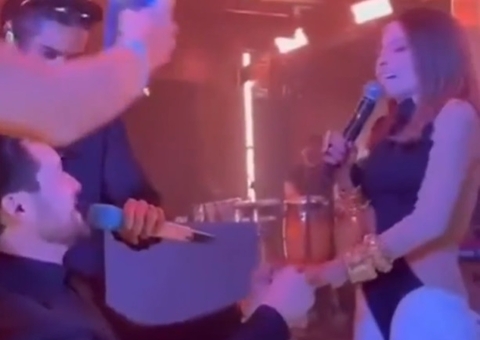 Maiara é pedida em casamento durante festa de Virginia