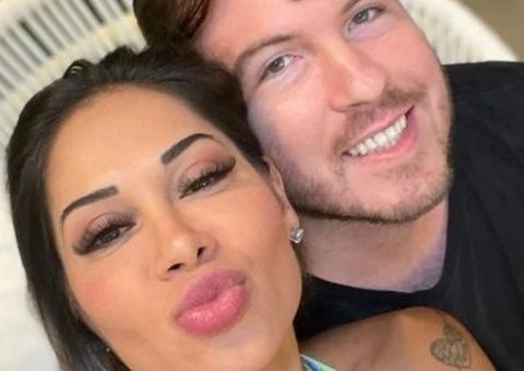 Maíra Cardi raspa a barba de Thiago Nigro: ‘não caso sem saber o que tem embaixo' 