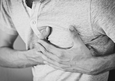 Suplemento irregular causa taquicardia e vômitos; Anvisa proíbe venda e consumo