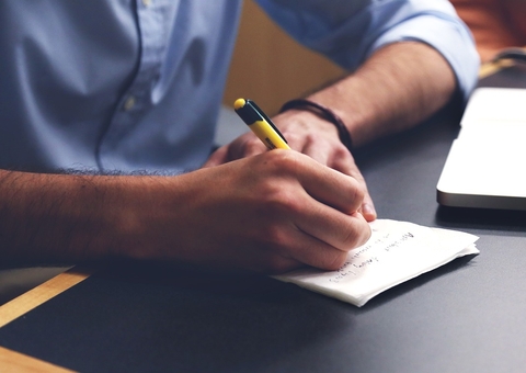 64% dos brasileiros defendem fim da escala 6x1, aponta pesquisa Datafolha