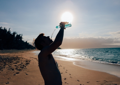 Descubra qual a quantidade ideal que devemos beber água