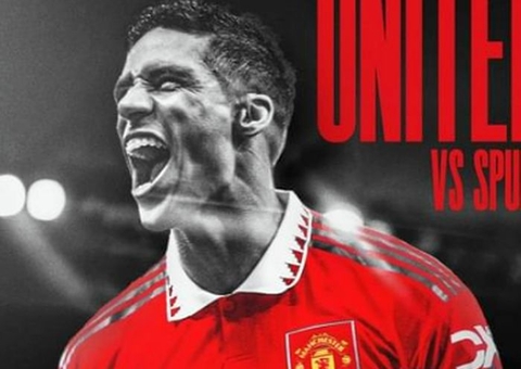 Manchester United domina Tottenham, vence com gol de Fred e encosta no G4