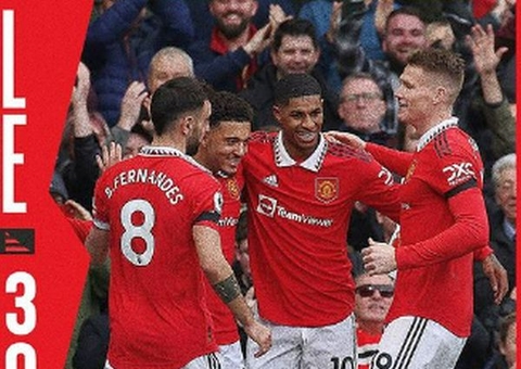 Rashford brilha, Manchester United vence Leicester e acirra briga no Inglês