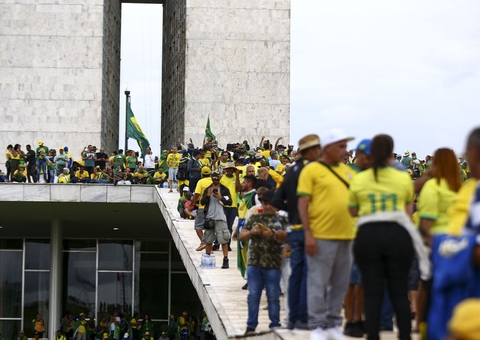 Alexandre de Moraes libera 60 pessoas suspeitas de ataques em Brasília 