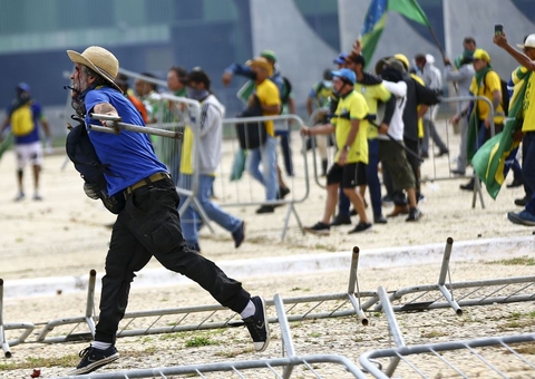 AGU cria grupo para apresentar ações contra golpistas e convidará STF e Congresso