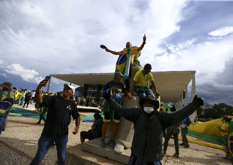 Movimento para identificar autores de ataques golpistas ganha as redes