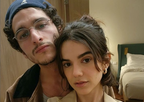 Manu Gavassi anuncia gravidez e mostra barriguinha; veja