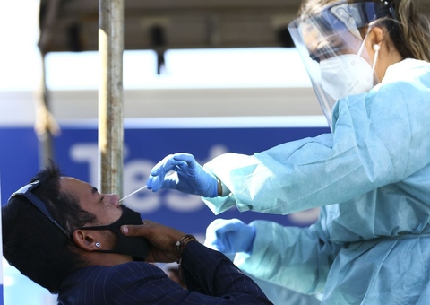 Ômicron: 10 capitais estão em alerta crítico e intermediário após aumento de casos no Brasil