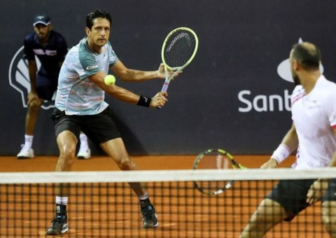 Marcelo Melo disputa esta noite vaga na final de duplas do Rio Open