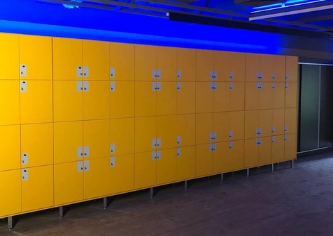 Academia deve indenizar aluna que teve cartões furtados de armário