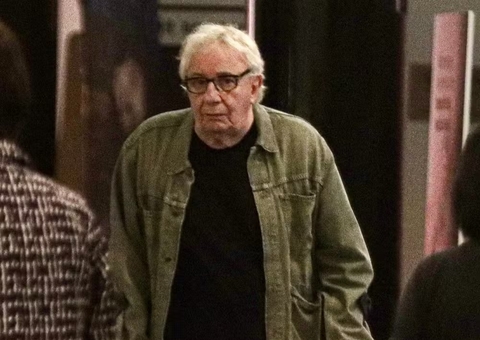 Marco Nanini é clicado no cinema com o marido após assistir 'Ainda Estou Aqui'; fotos