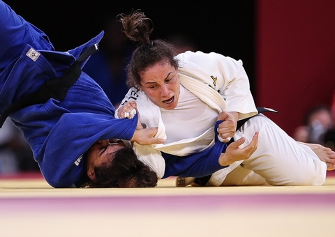Judoca Maria Portela é eliminada das Olimpíadas após luta polêmica 