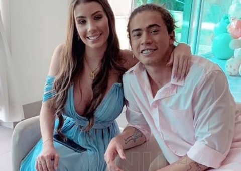 Noiva de Whindersson se pronuncia após parto prematuro aos 5 meses