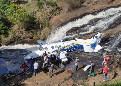 Após acidente com Marília Mendonça, Senado propõe sinalização obrigatória de torres de energia