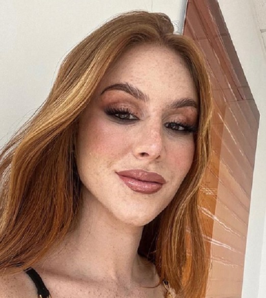  Mari Maria faz procedimento para ‘alongar os olhos’ e mostra resultado