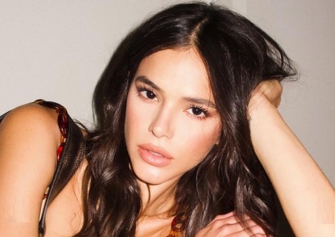 Bruna Marquezine assina com agência de Gisele e Rosalía para carreira internacional