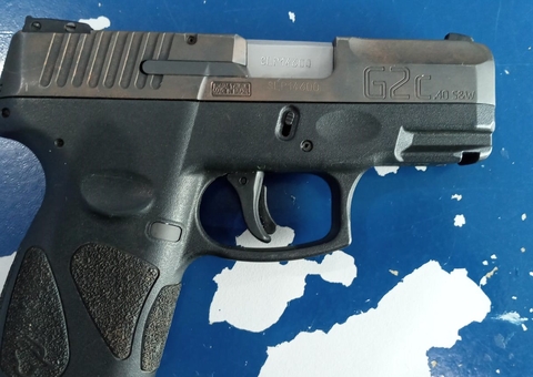 Homem é preso ao ser flagrado com pistola e munições no Amazonas