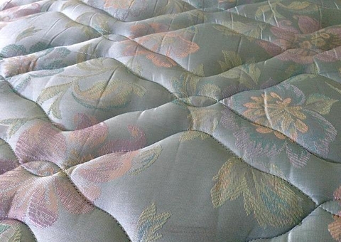 Homem é preso ao tentar comprar colchões com cartão clonado em Manaus