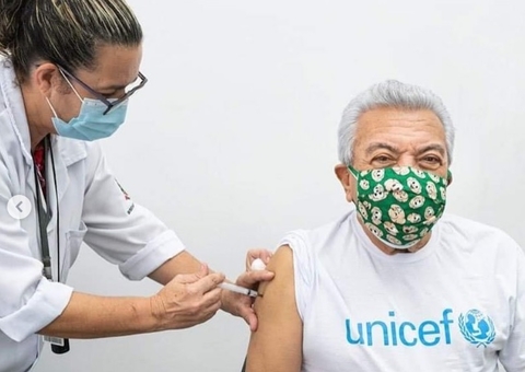 Mauricio de Sousa recebe primeira dose da vacina contra covid-19