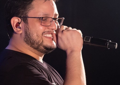 Cantor Maurílio apresenta melhora, mas quadro de saúde ainda é grave  