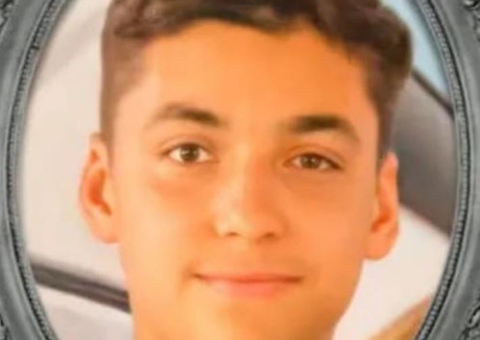 Adolescente morre eletrocutado ao usar celular ligado na tomada