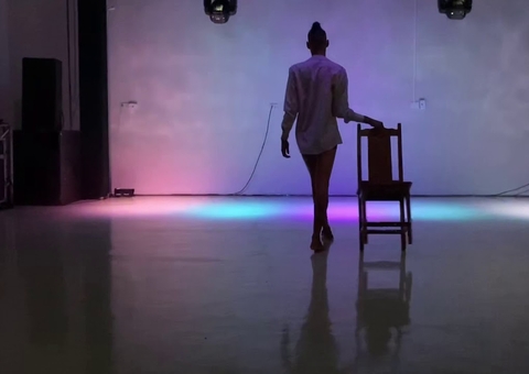 Você, seu par e uma cadeira: melhores posições pra transar longe da cama