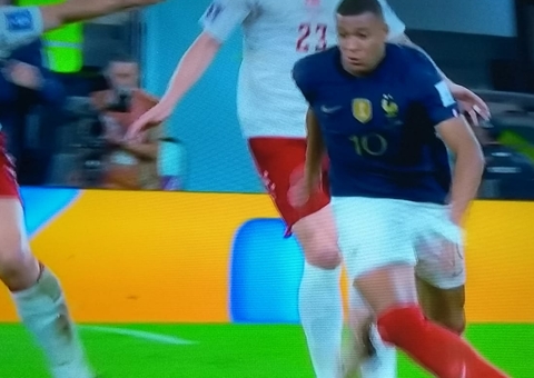 Mbappé confirma que sairá do PSG em 2024 e diz que nunca cogitou renovação