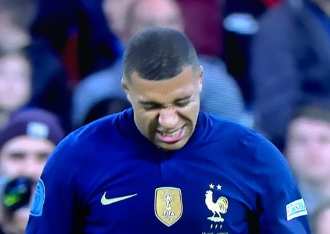 'Não vai mudar maneira como jogo e vivo', diz Mbappé após críticas por polêmica