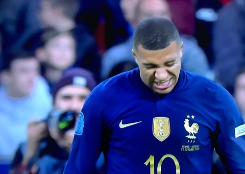 Mbappé quer comprar jato de CR7, diz jornal; em 2015, o português pagou R$ 80 mi pela aeronave