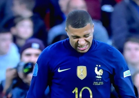 Presidente do PSG fala sobre situação de Mbappé