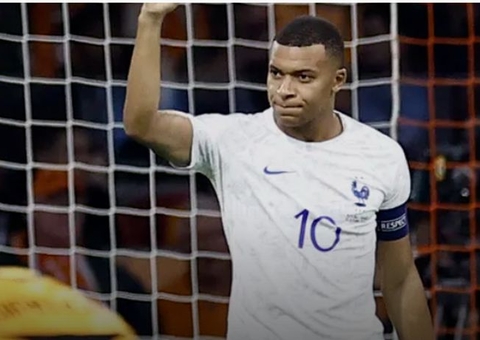 Mbappé supera Platini, França 100% bate Holanda e carimba vaga na Euro
