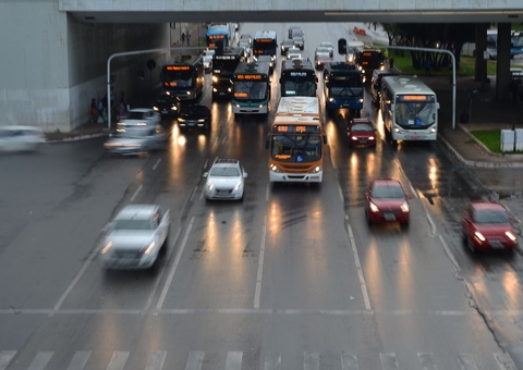 Contran prorroga prazo para renovação da CNH em 14 estados e no DF